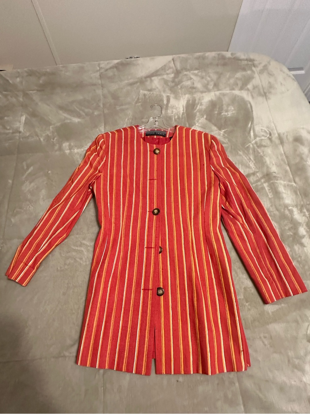 Linda Allard Ellen Tracy Vintage 100% Silk Red & Gold Blazer